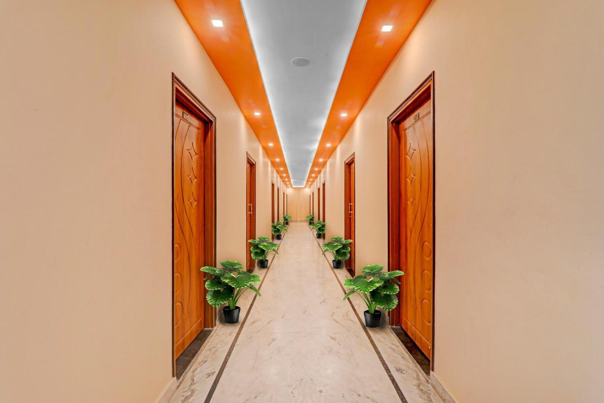 Hotel O Chauhan Palace Lakhnaú Exteriér fotografie